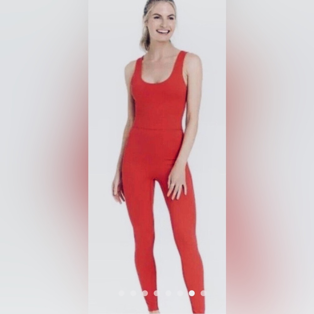 Women’s Red Brushed Sculpt Scoop Neck Bodysuit with key hole in back Size XS NEW